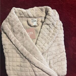 Ulta Beauty Cream Plush Robe NWT